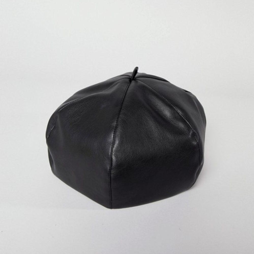 ASOS DESIGN BERET IN BLACK FAUX LEATHER